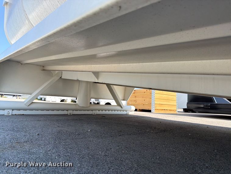 image for item FK3432 truck water tank bed