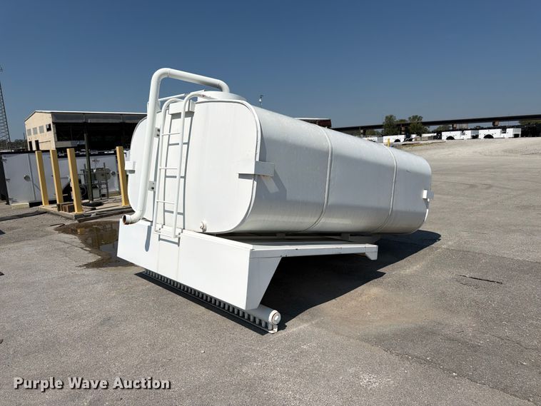 image for item FK3433 truck water tank bed