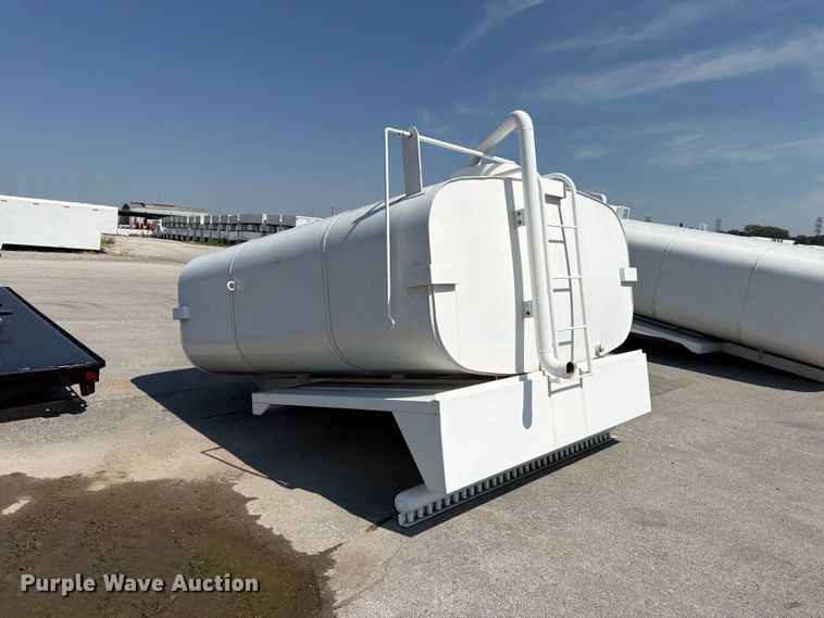 image for item FK3433 truck water tank bed