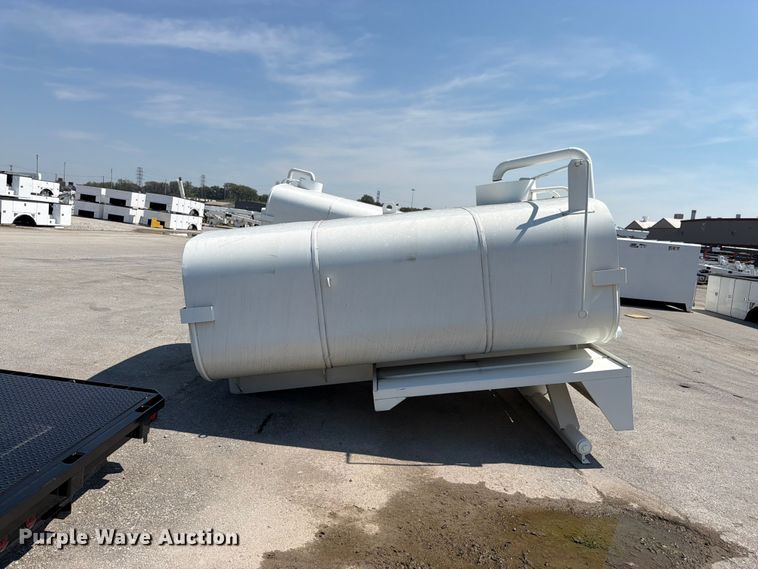 image for item FK3433 truck water tank bed