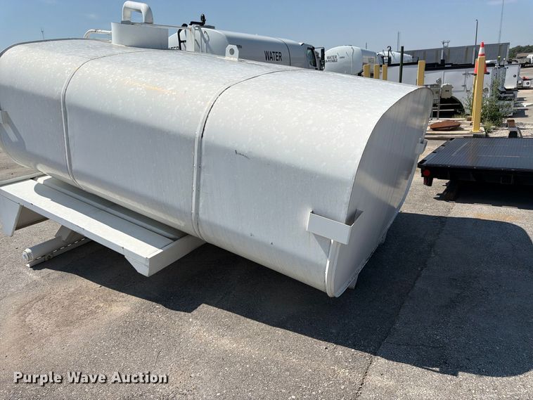 image for item FK3433 truck water tank bed