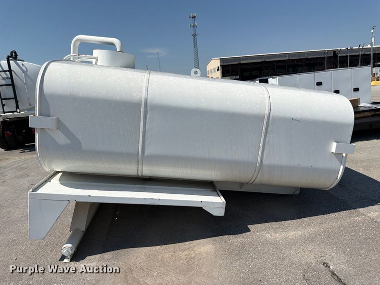 image for item FK3433 truck water tank bed