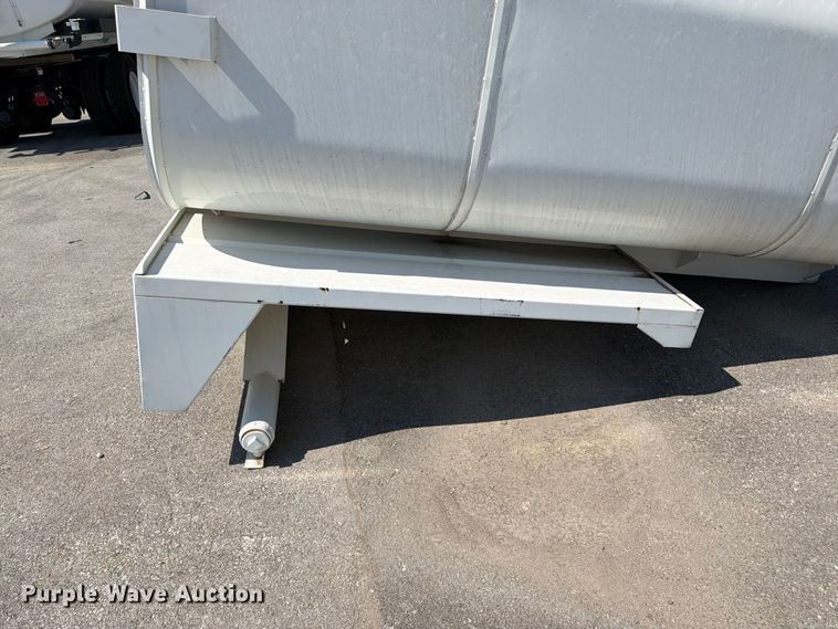 image for item FK3433 truck water tank bed