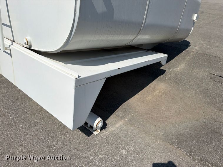 image for item FK3433 truck water tank bed