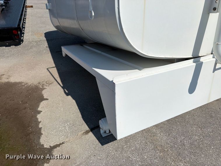 image for item FK3433 truck water tank bed