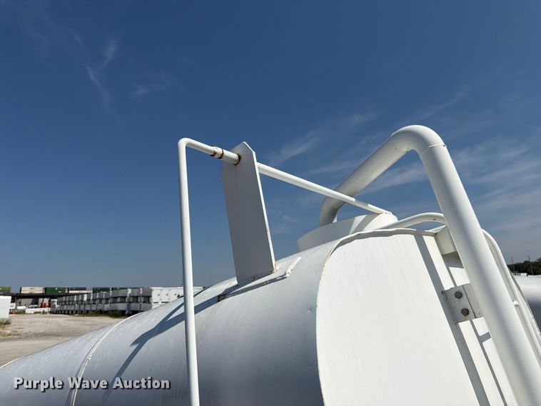 image for item FK3433 truck water tank bed