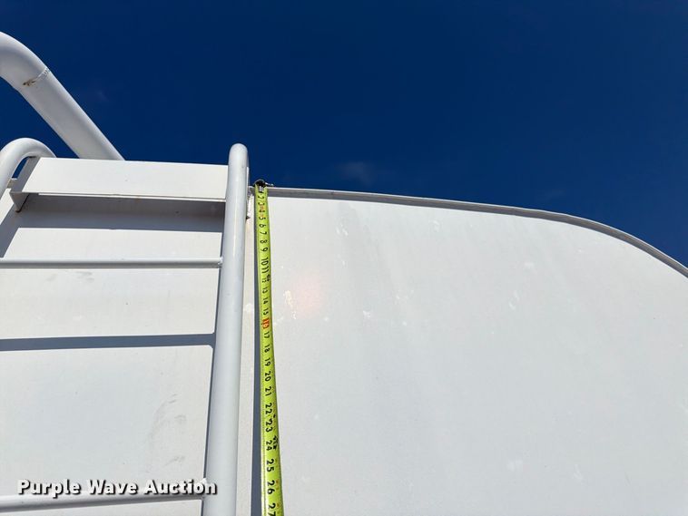 image for item FK3433 truck water tank bed