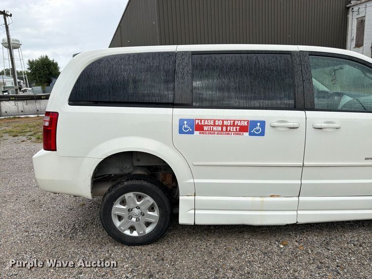 image for item FK3464 2010 Dodge Grand Caravan handicap accessible van