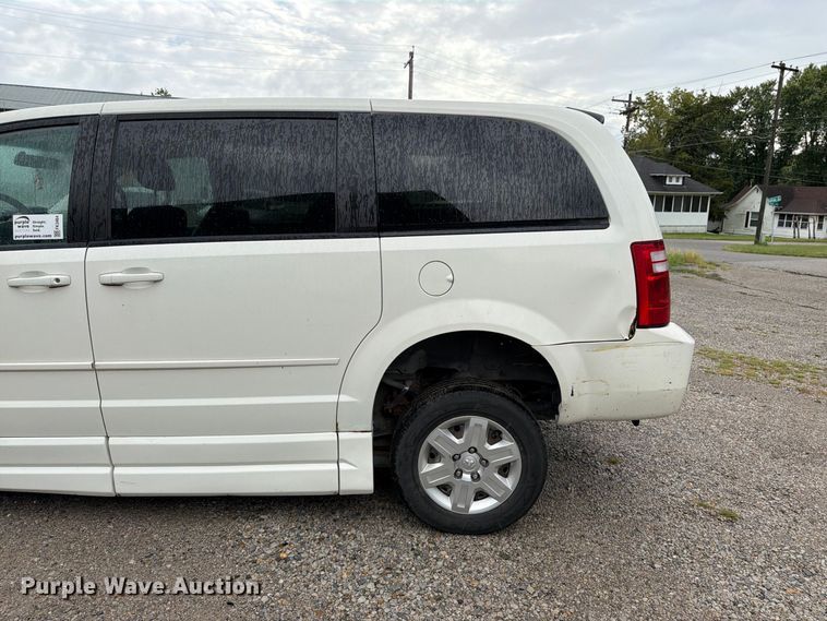 image for item FK3464 2010 Dodge Grand Caravan handicap accessible van