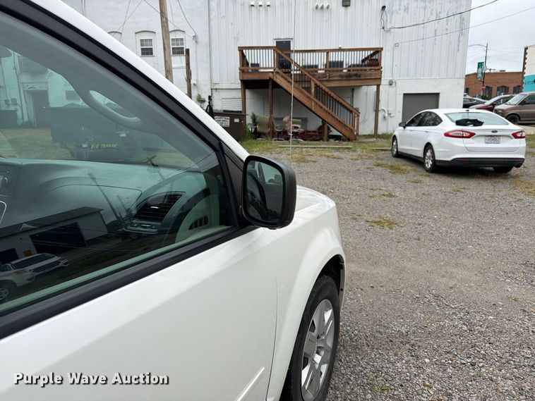 image for item FK3466 2011 Dodge Grand Caravan van