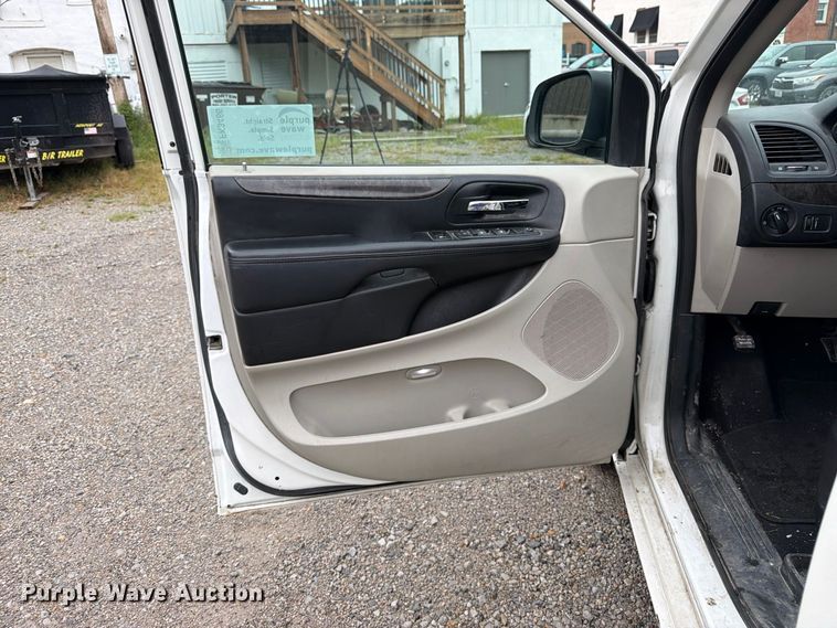 image for item FK3466 2011 Dodge Grand Caravan van