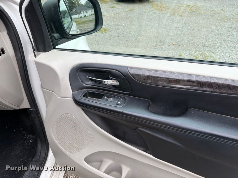 image for item FK3466 2011 Dodge Grand Caravan van