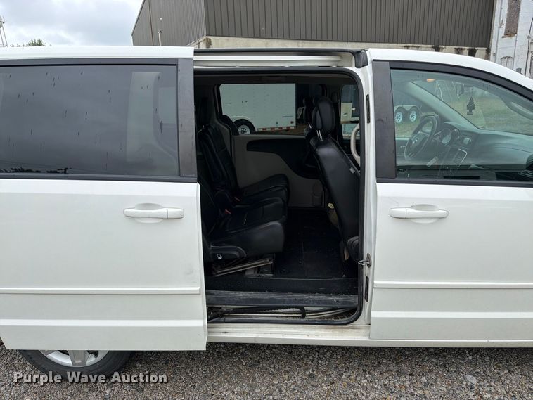 image for item FK3466 2011 Dodge Grand Caravan van