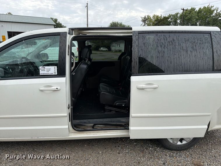 image for item FK3466 2011 Dodge Grand Caravan van
