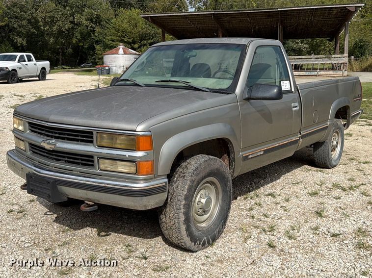 2000 Chevrolet K3500 pickup truck