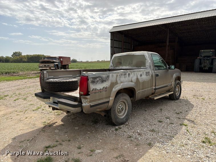 image for item FK3467 2000 Chevrolet K3500 pickup truck
