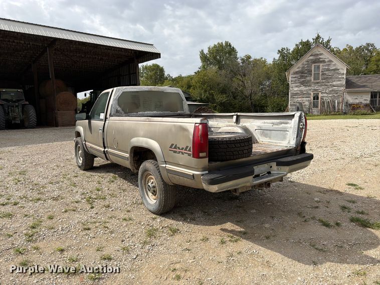 image for item FK3467 2000 Chevrolet K3500 pickup truck