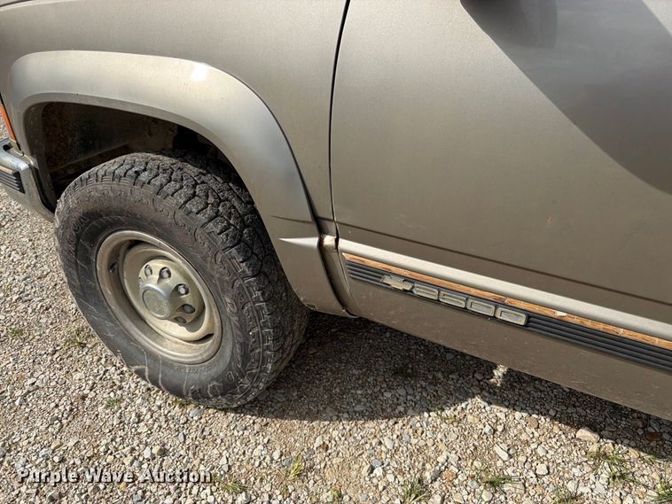 image for item FK3467 2000 Chevrolet K3500 pickup truck