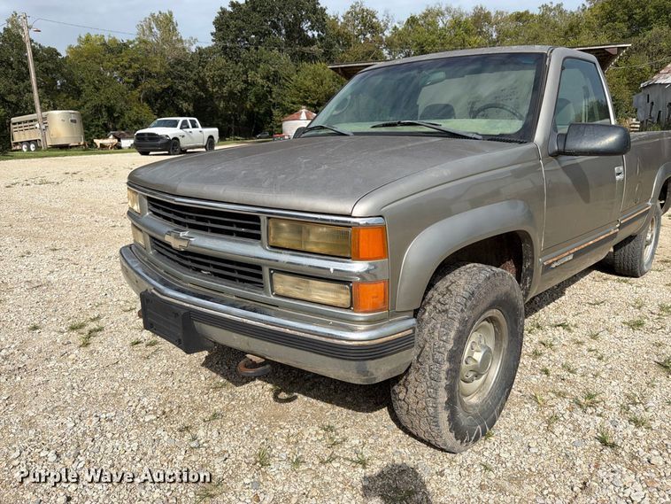 image for item FK3467 2000 Chevrolet K3500 pickup truck