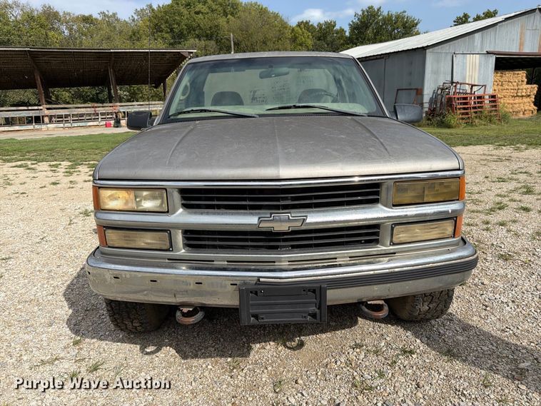 image for item FK3467 2000 Chevrolet K3500 pickup truck