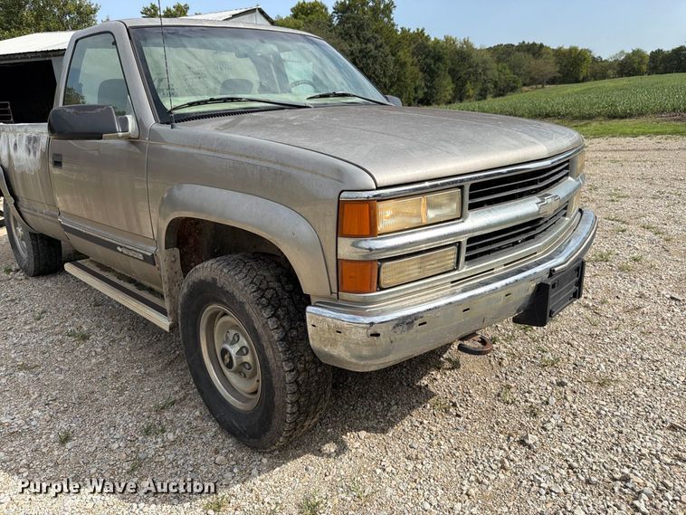 image for item FK3467 2000 Chevrolet K3500 pickup truck