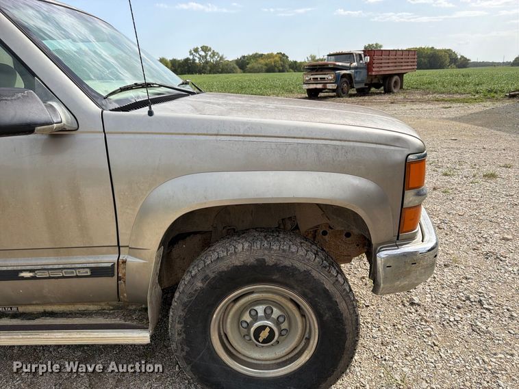 image for item FK3467 2000 Chevrolet K3500 pickup truck