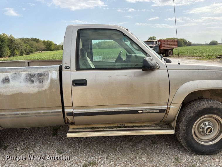 image for item FK3467 2000 Chevrolet K3500 pickup truck