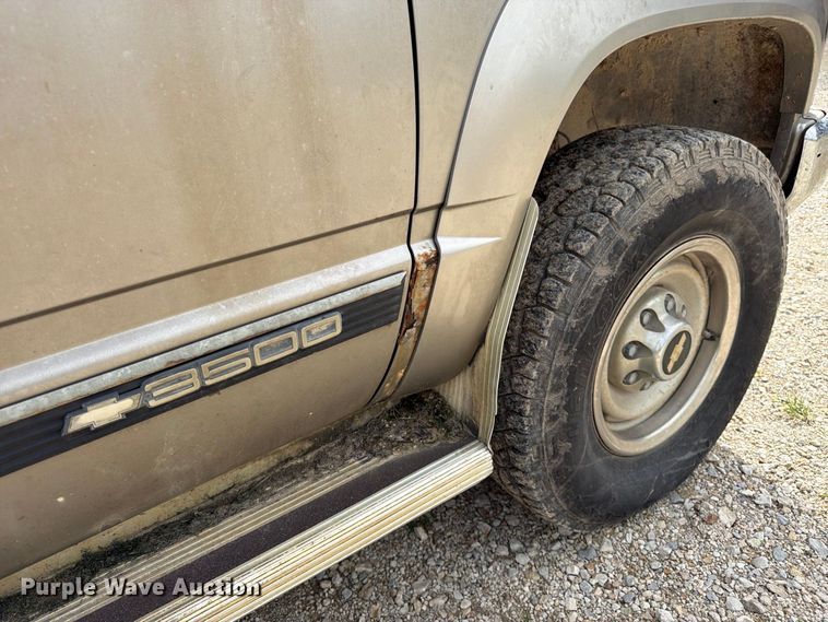 image for item FK3467 2000 Chevrolet K3500 pickup truck