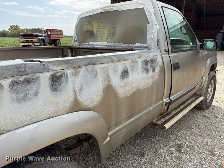 image for item FK3467 2000 Chevrolet K3500 pickup truck