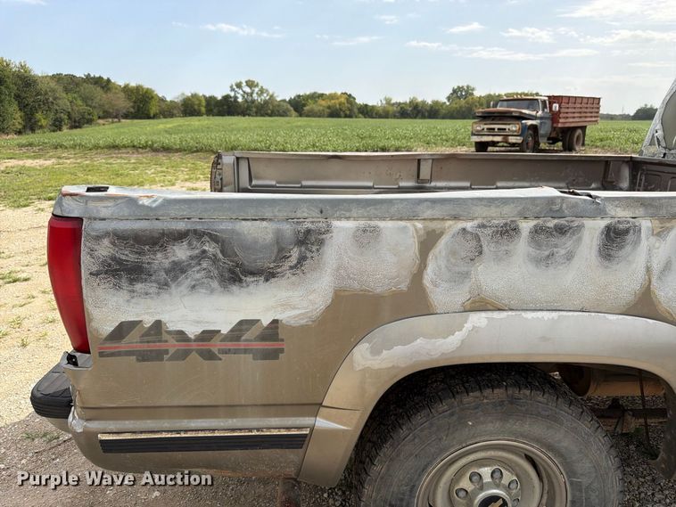 image for item FK3467 2000 Chevrolet K3500 pickup truck