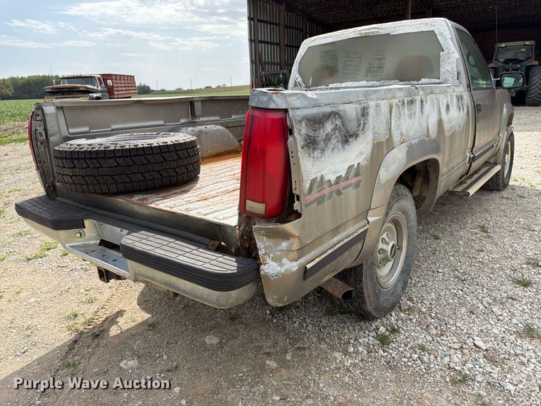 image for item FK3467 2000 Chevrolet K3500 pickup truck