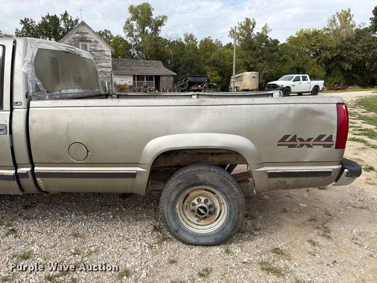 image for item FK3467 2000 Chevrolet K3500 pickup truck