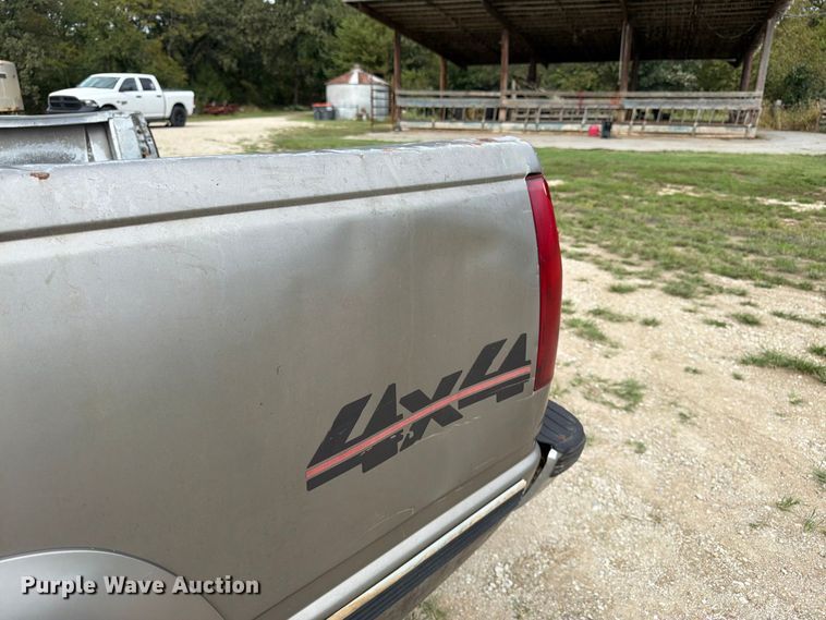 image for item FK3467 2000 Chevrolet K3500 pickup truck