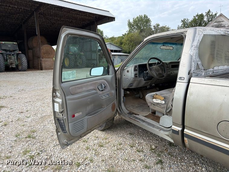 image for item FK3467 2000 Chevrolet K3500 pickup truck