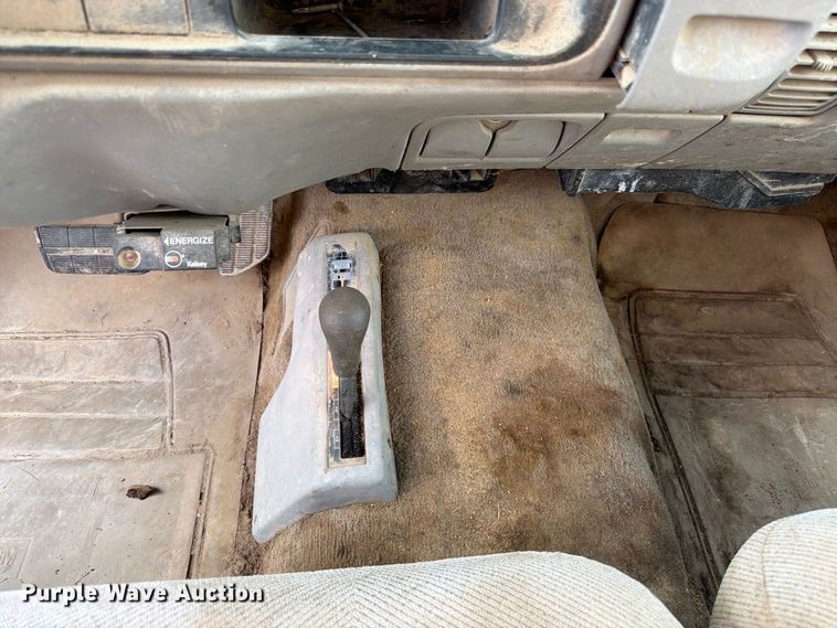 image for item FK3467 2000 Chevrolet K3500 pickup truck