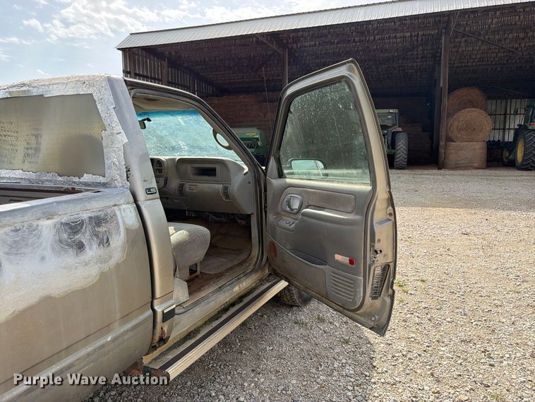 image for item FK3467 2000 Chevrolet K3500 pickup truck