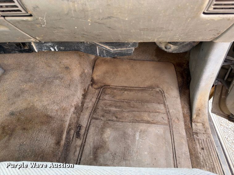 image for item FK3467 2000 Chevrolet K3500 pickup truck