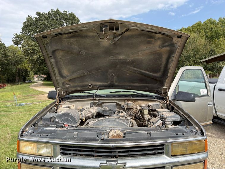 image for item FK3467 2000 Chevrolet K3500 pickup truck
