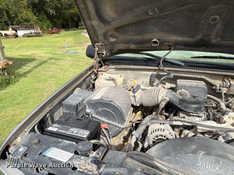 image for item FK3467 2000 Chevrolet K3500 pickup truck
