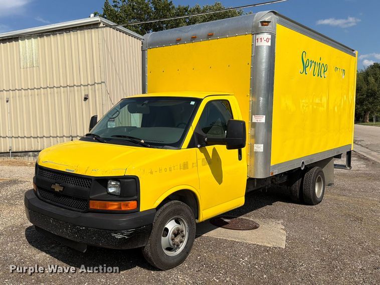 2012 Chevrolet Express G3500 box truck
