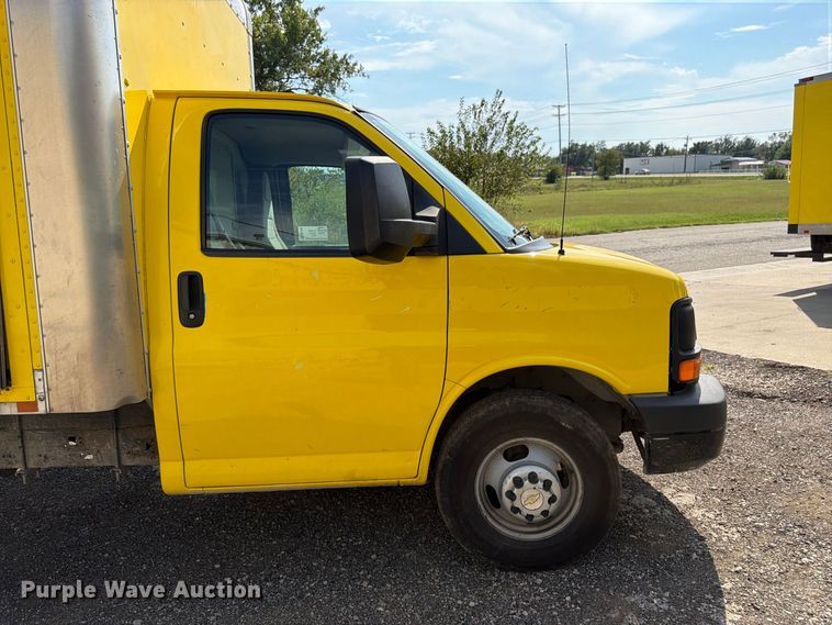 image for item FK3469 2012 Chevrolet Express G3500 box truck