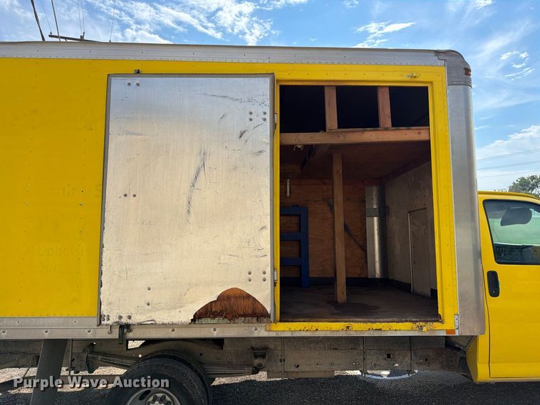 image for item FK3469 2012 Chevrolet Express G3500 box truck