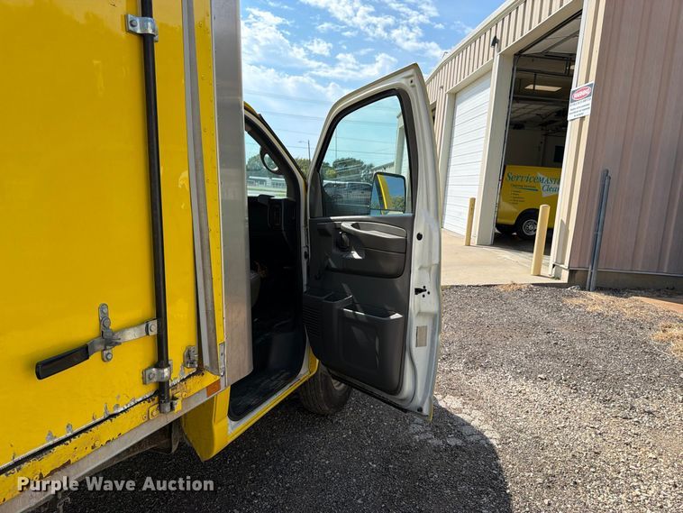 image for item FK3469 2012 Chevrolet Express G3500 box truck