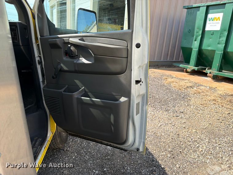 image for item FK3469 2012 Chevrolet Express G3500 box truck