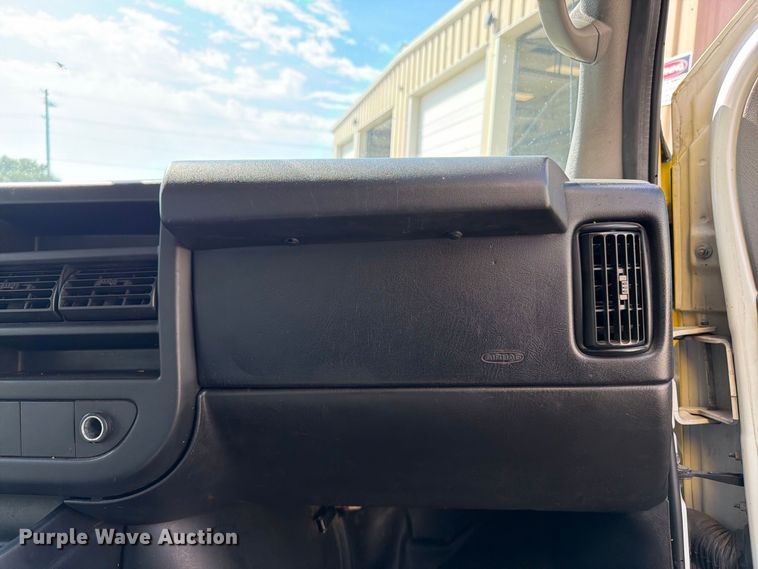 image for item FK3469 2012 Chevrolet Express G3500 box truck