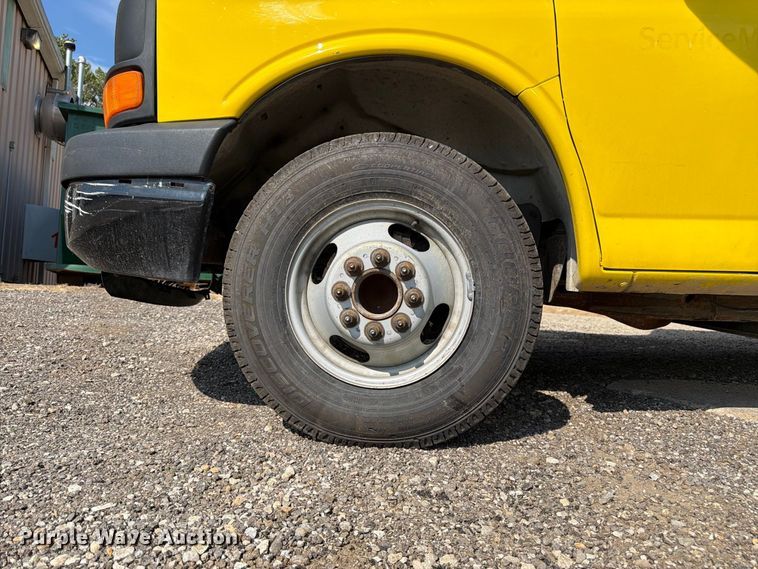 image for item FK3469 2012 Chevrolet Express G3500 box truck