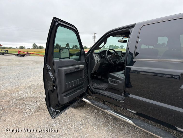 image for item FK3472 2016 Ford F250 Super Duty Crew Cab pickup truck