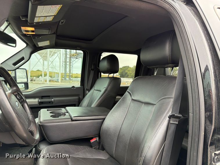 image for item FK3472 2016 Ford F250 Super Duty Crew Cab pickup truck