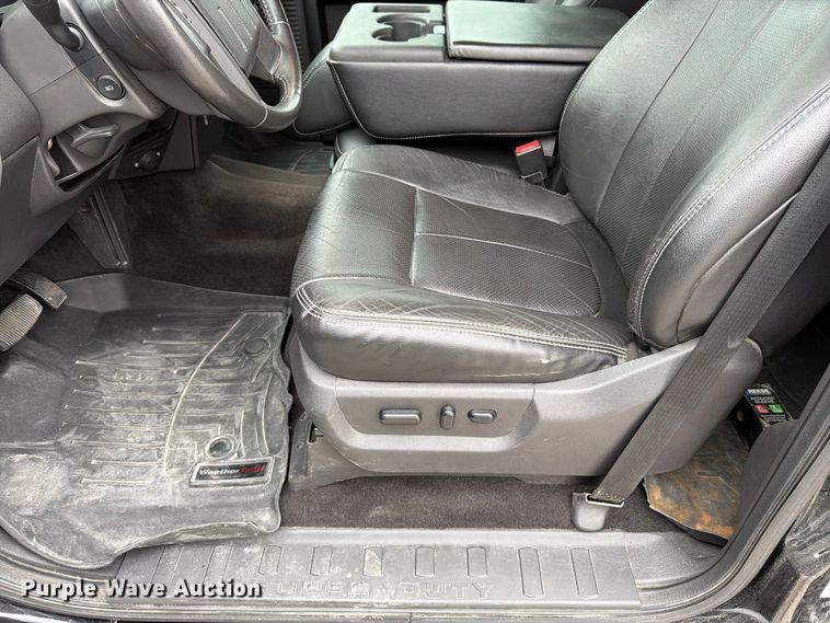 image for item FK3472 2016 Ford F250 Super Duty Crew Cab pickup truck
