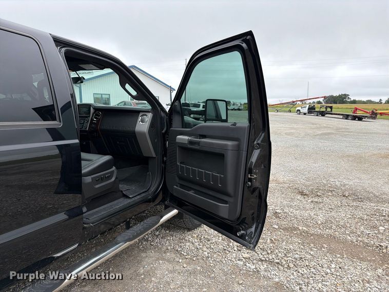 image for item FK3472 2016 Ford F250 Super Duty Crew Cab pickup truck